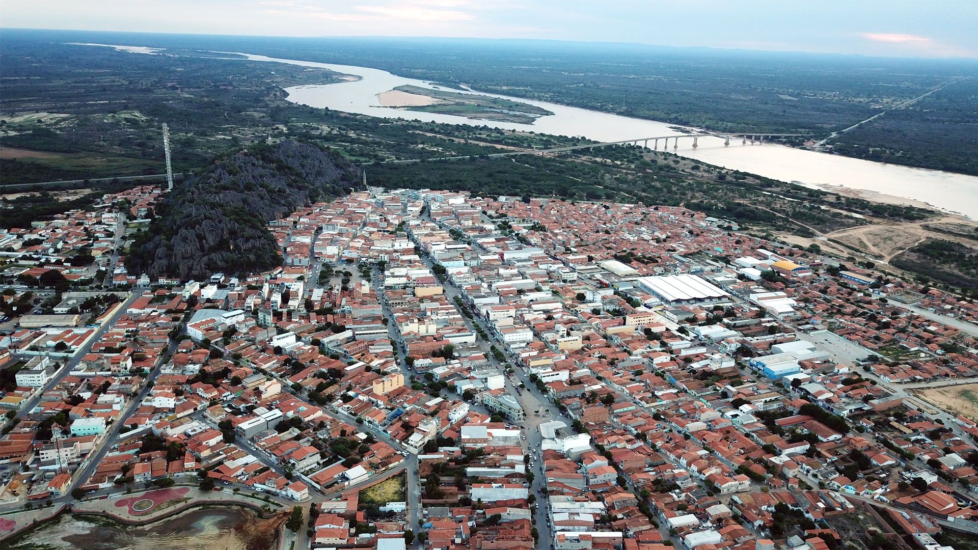 Bom Jesus da Lapa fica a cerca de 750 km de Salvador | Foto: divulgação/BJL