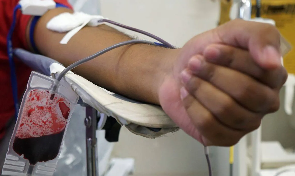 Deputado baiano propõe projeto de lei para incentivar doações de sangue com ingressos para eventos esportivos e culturais