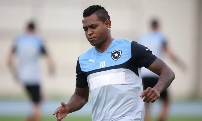 Jobson é suspenso por 4 anos pela Fifa