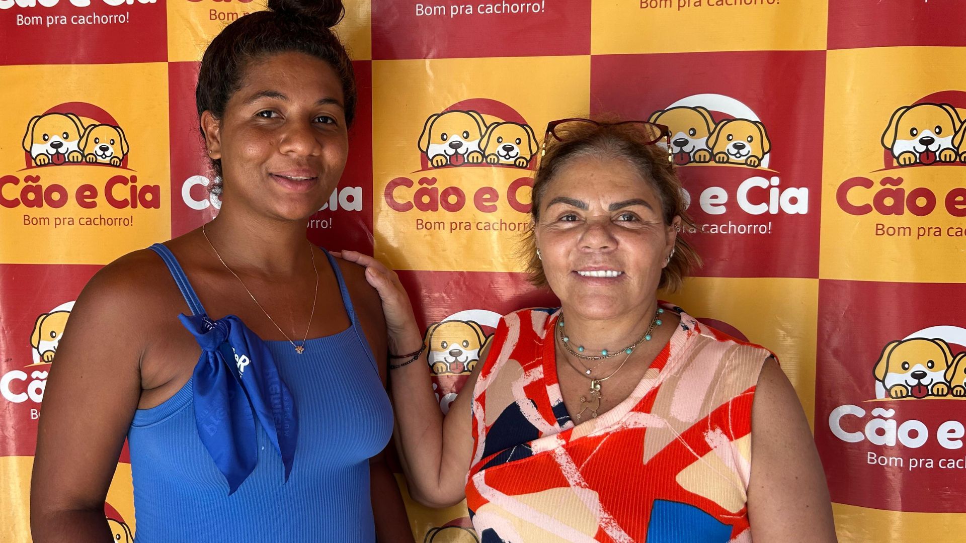 Elisangela e Maria Fernanda, do Canil Cão & Cia  | Foto: Aratu On