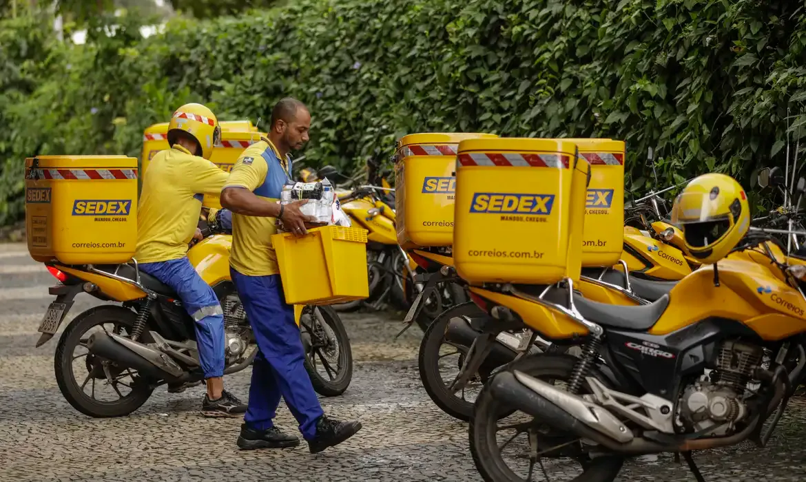 Correios anunciam horários de funcionamento no fim de ano; confira