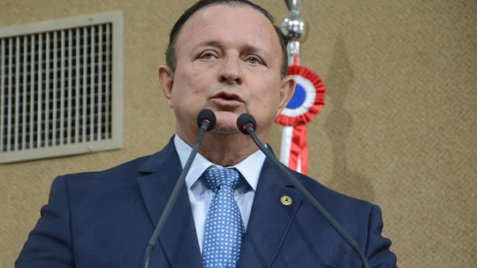 adolfo divulgação