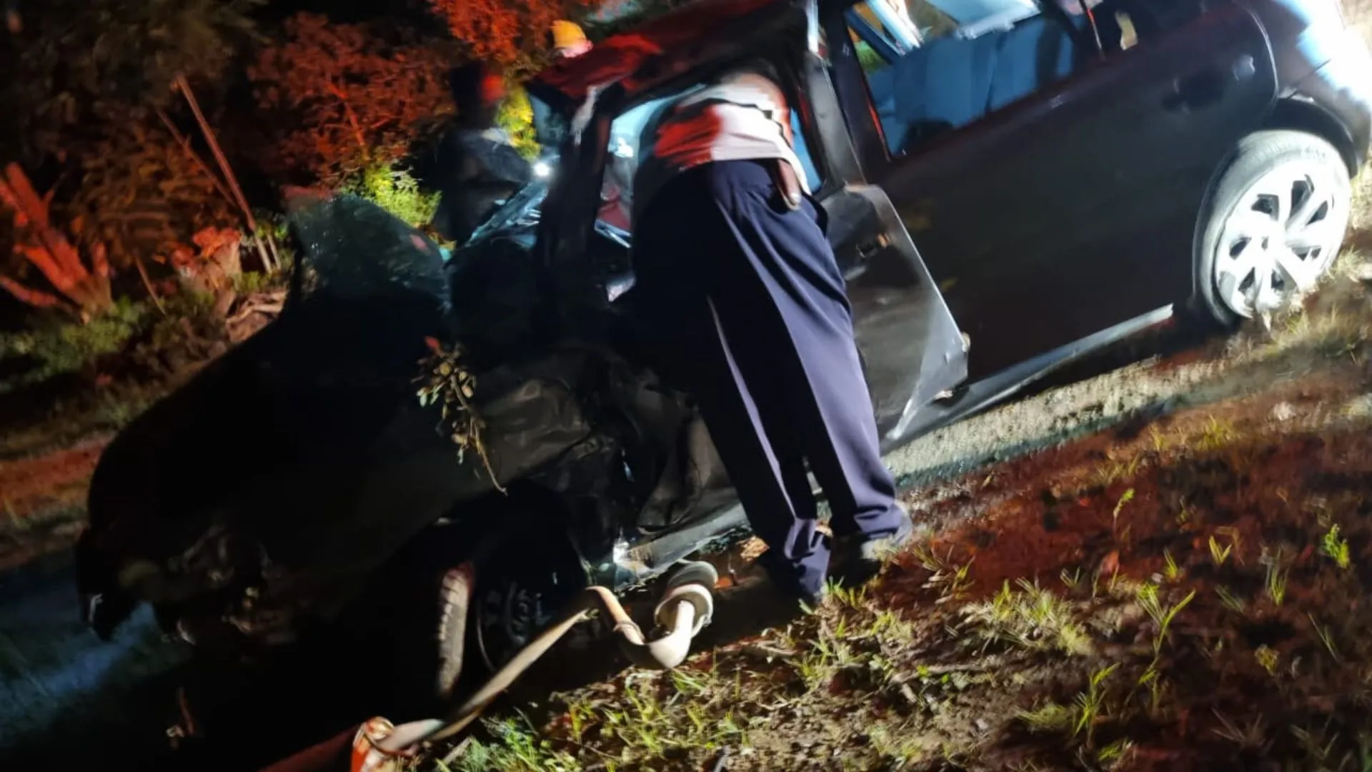 Novo acidente na BR-101 deixa uma pessoa morta e três feridas