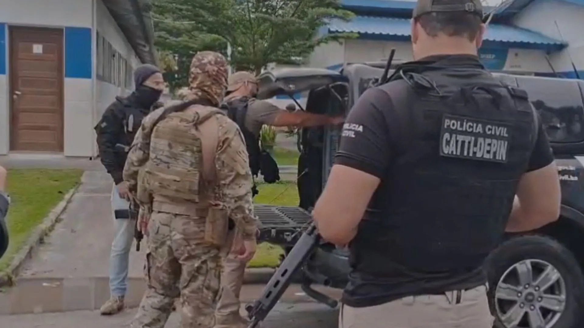 Dupla é presa suspeita de participação em homicídio em Porto Seguro