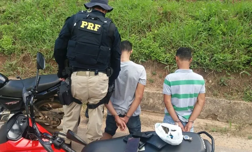 FISCALIZAÇÃO: PRF detém dupla com maconha em Wenceslau Guimarães