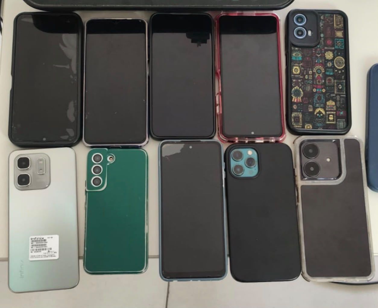 Casal &eacute; preso com onze celulares furtados durante Micareta na Bahia. Foto: Reprodu&ccedil;&atilde;o SSP 