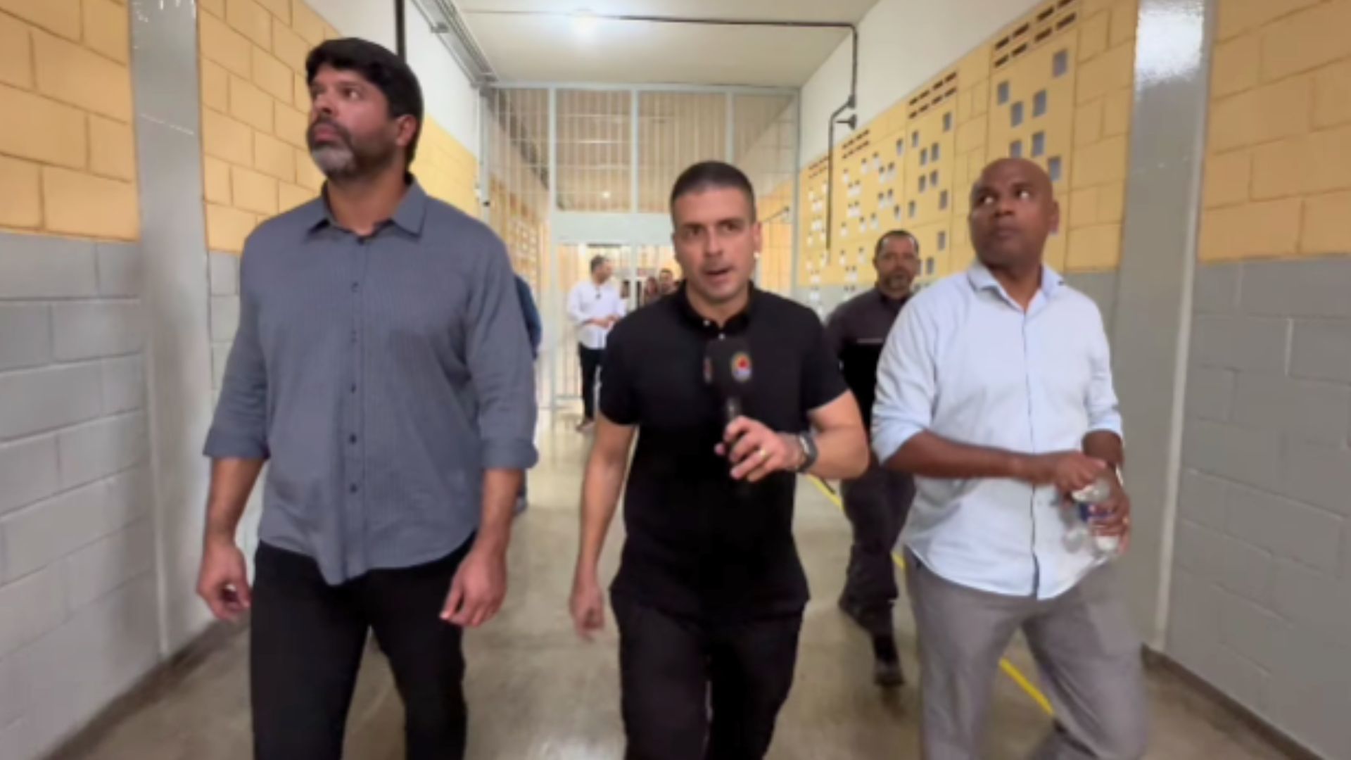 Juca visita presídio de segurança máxima em Serrinha | Imagem: Alô Juca