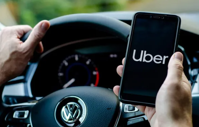 Uber &eacute; alvo de a&ccedil;&atilde;o do MPT por &ldquo;Passe para Motoristas&rdquo; com pedido de R$ 321 milh&otilde;es.| Foto: Ilustra&ccedil;&atilde;o