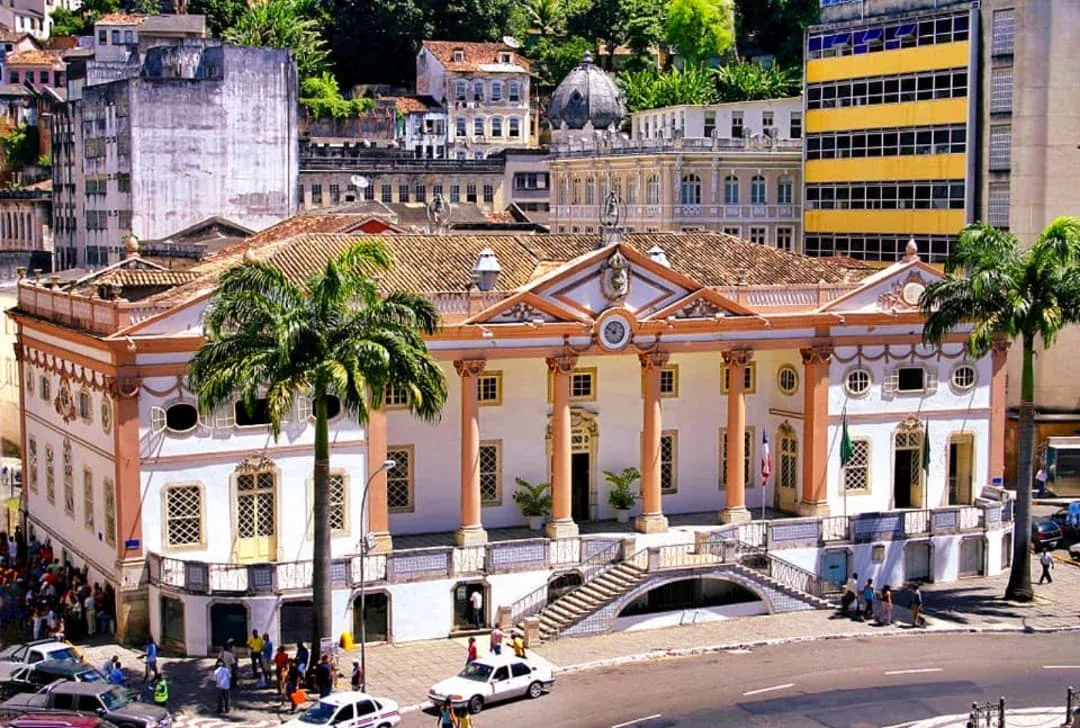 Documentário sobre o país e crise política marca os 215 anos da ACB na Bahia