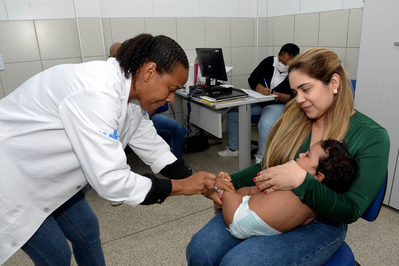 Vacina ACWY, contra a meningite, já está disponível nos postos de Salvador. Foto: Otávio Santos/Secom PMS