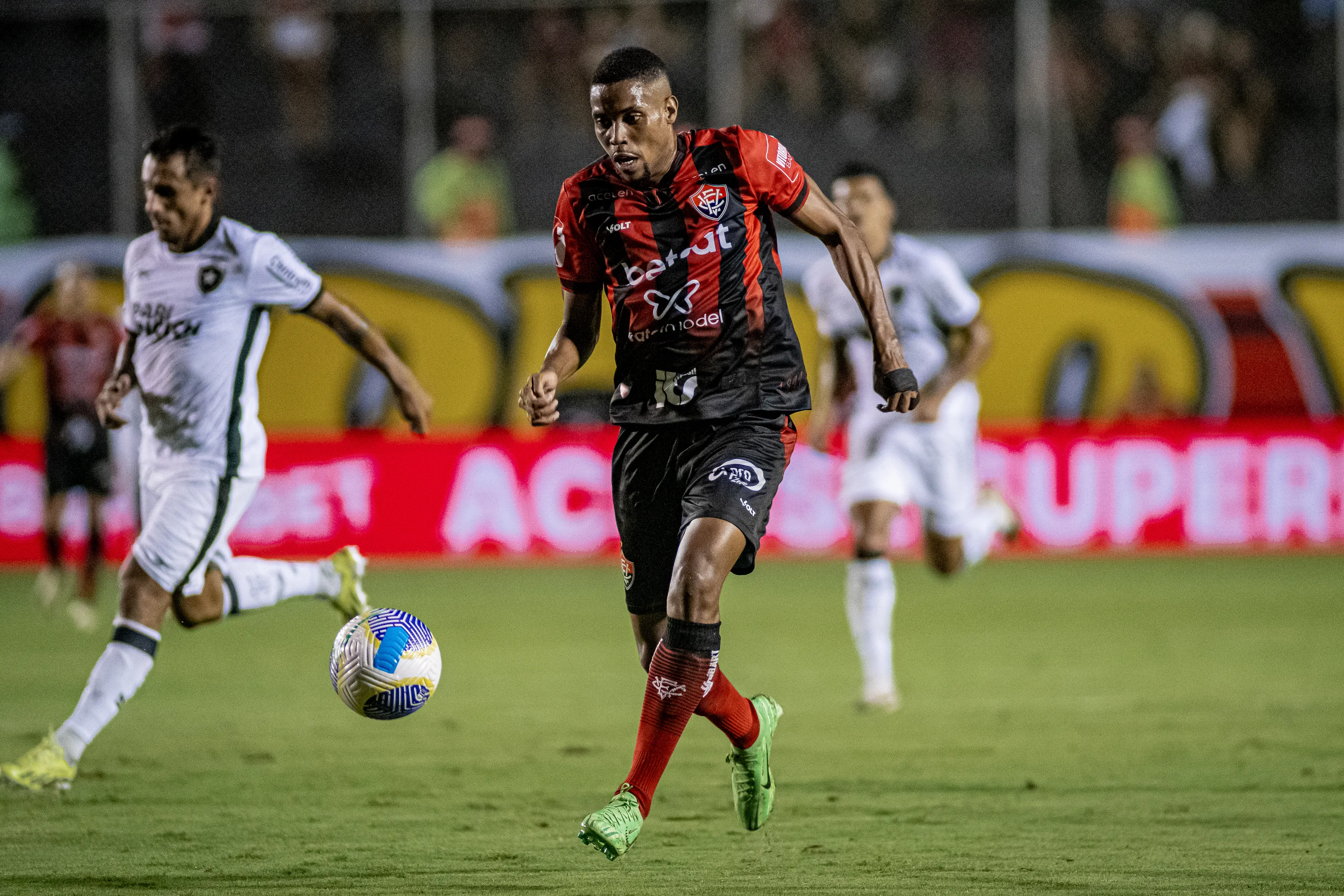Vitória é superado novamente pelo Botafogo e dá adeus a Copa do Brasil 2024
