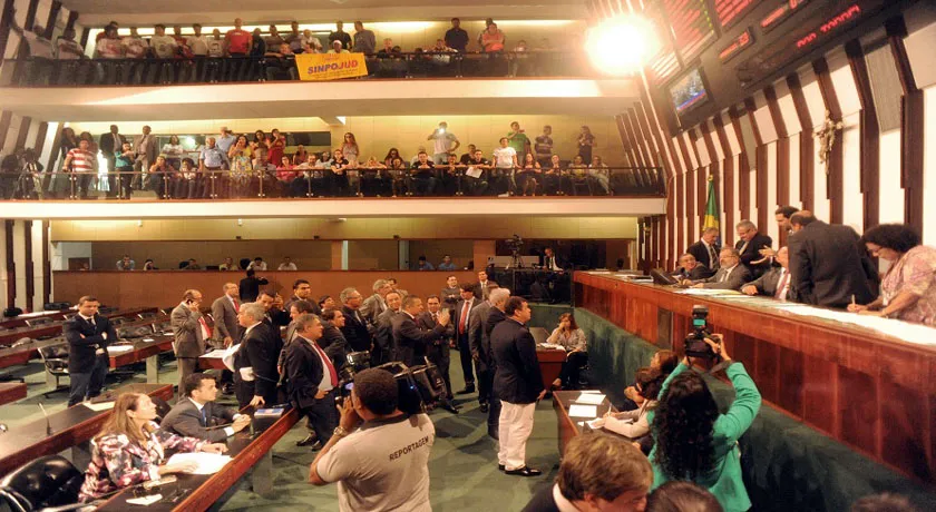 Projeto que altera lei do servidor público é aprovado em 2º turno na ALBA