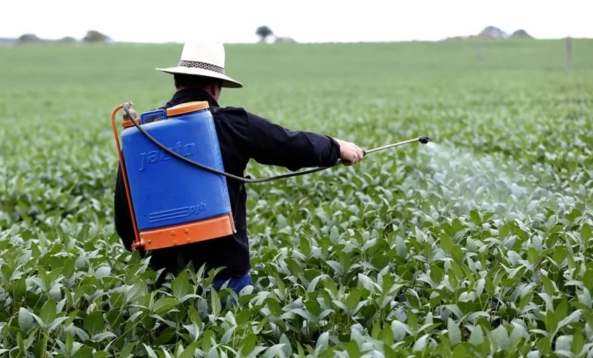 Governo autoriza 63 agrotóxicos; sete são inéditos no país
