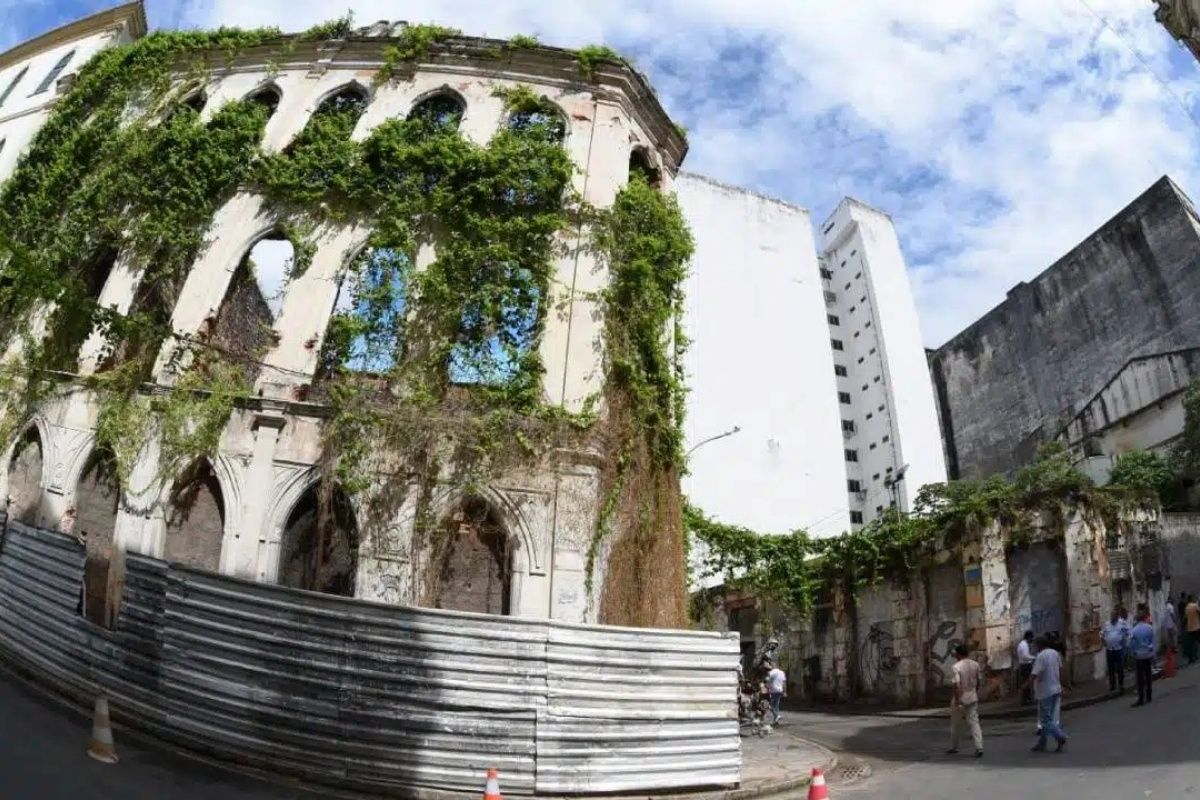 Mais de 30 im&oacute;veis abandonados em Salvador v&atilde;o ser tomados pela Prefeitura. Foto: Valter Pontes/ Secom PMS