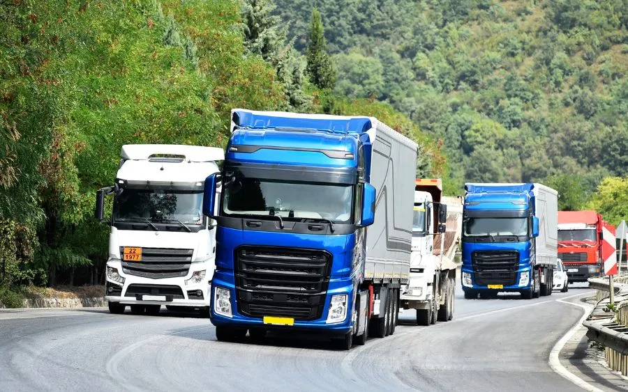 A ação que restringe veículos pesados acontece nas rodovias e estradas federais