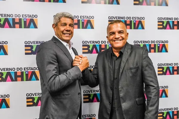 Prefeito do MSJ, que comparou mulher a boi, aderiu a base de Jerônimo; Luciano Carcará/GovBa