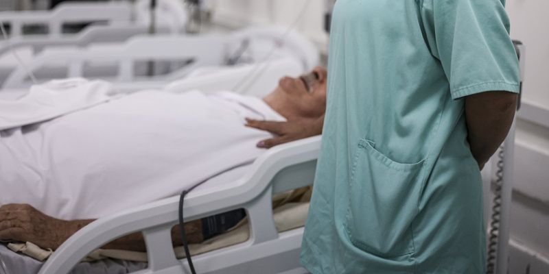 Em 2024, foram registrados 85.839 internações e cerca de 75.699 mortes, e um estudo da Firjan SESI estimou 1,7 milhão de internações/Foto: Marcelo Camargo