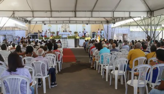 Fiéis celebram padroeiro de Lauro de Freitas com festa na Praça da Matriz