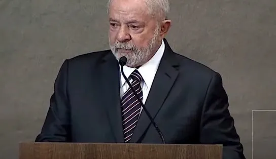 Lula e Alckmin são diplomados no TSE; presidente eleito chora em discurso