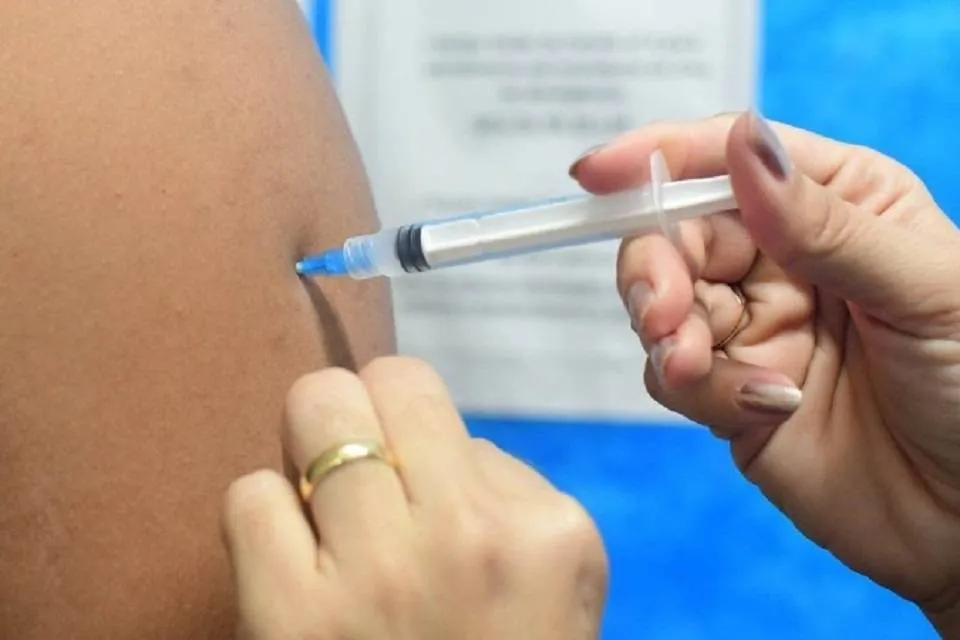 IBGE: quase 94% da população brasileira se vacinou contra Covid-19