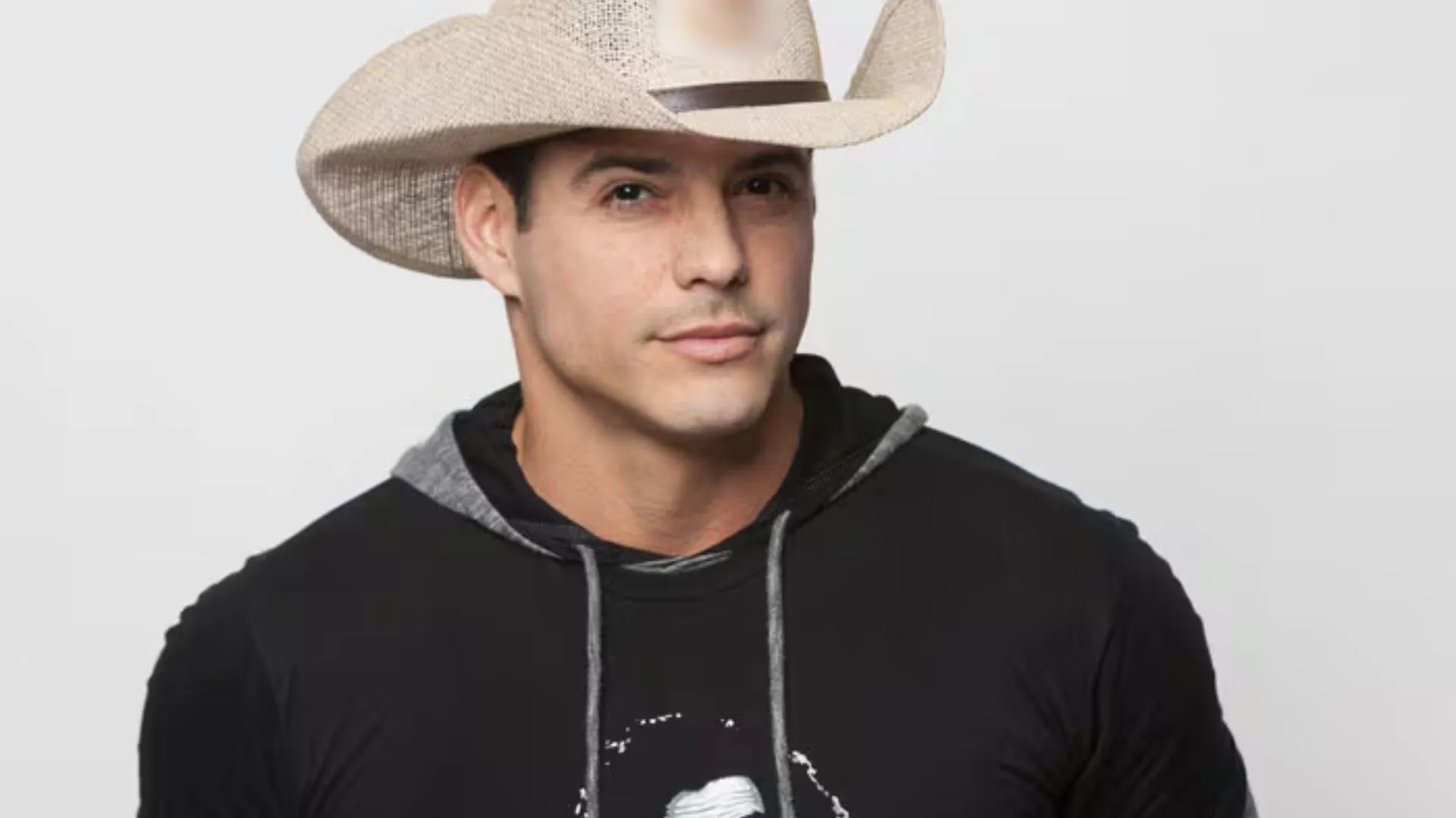 Marlos Cruz participou do reality show ' Fazenda