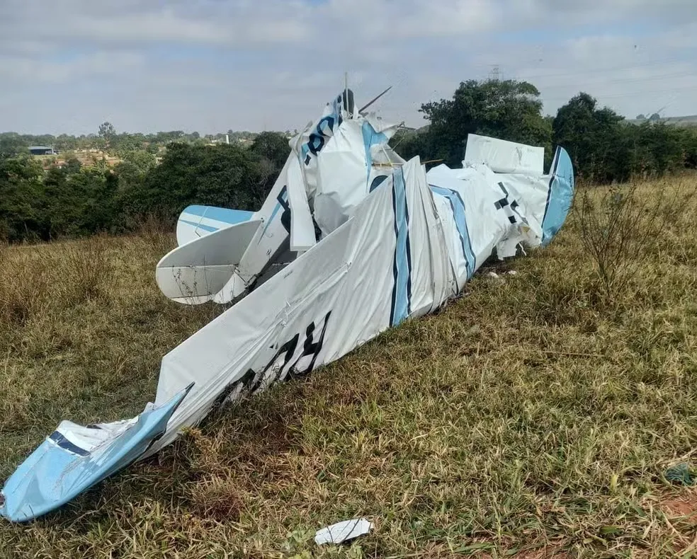 Duas pessoas morrem em queda de avião de pequeno porte em São Paulo