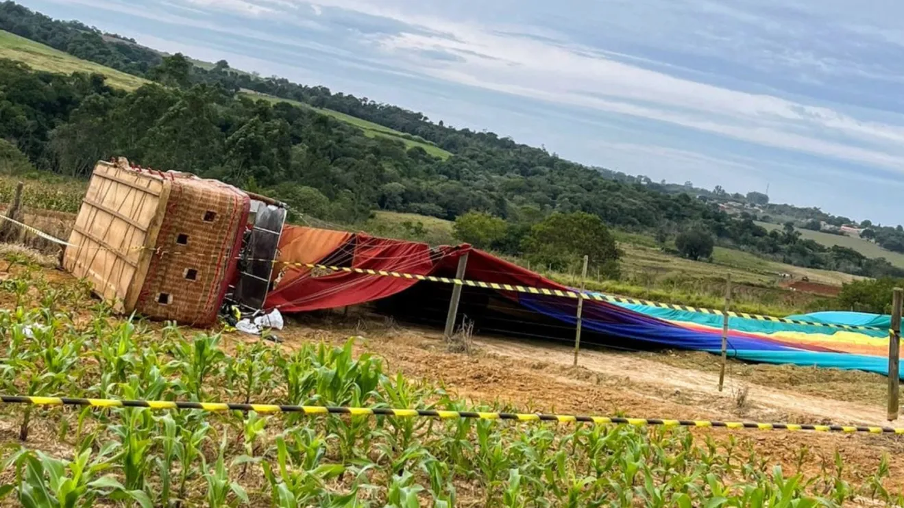 Balão pegou fogo na decolagem; sobreviventes pularam antes da queda final