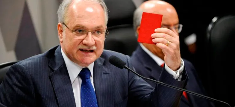 STF: Fachin afasta Aécio Neves do mandato e nega pedido de prisão do tucano