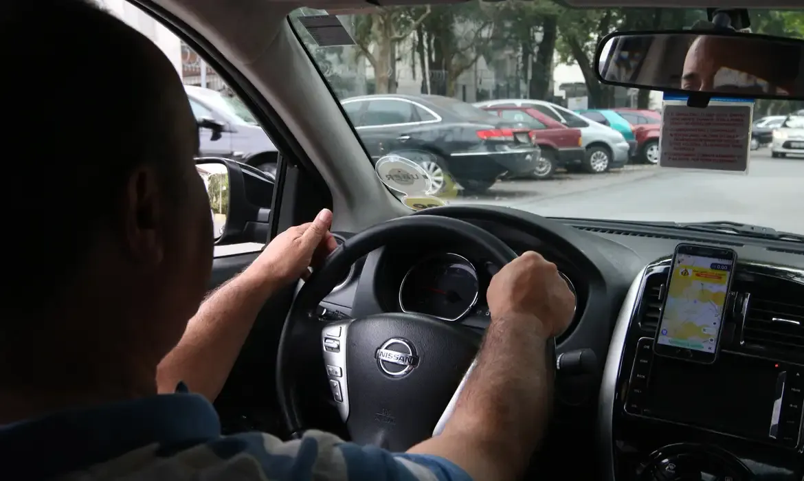 Candidatos a motorista e operador de máquinas pesadas passarão por prova prática. Foto: Rovena Rosa / Agência Brasil
