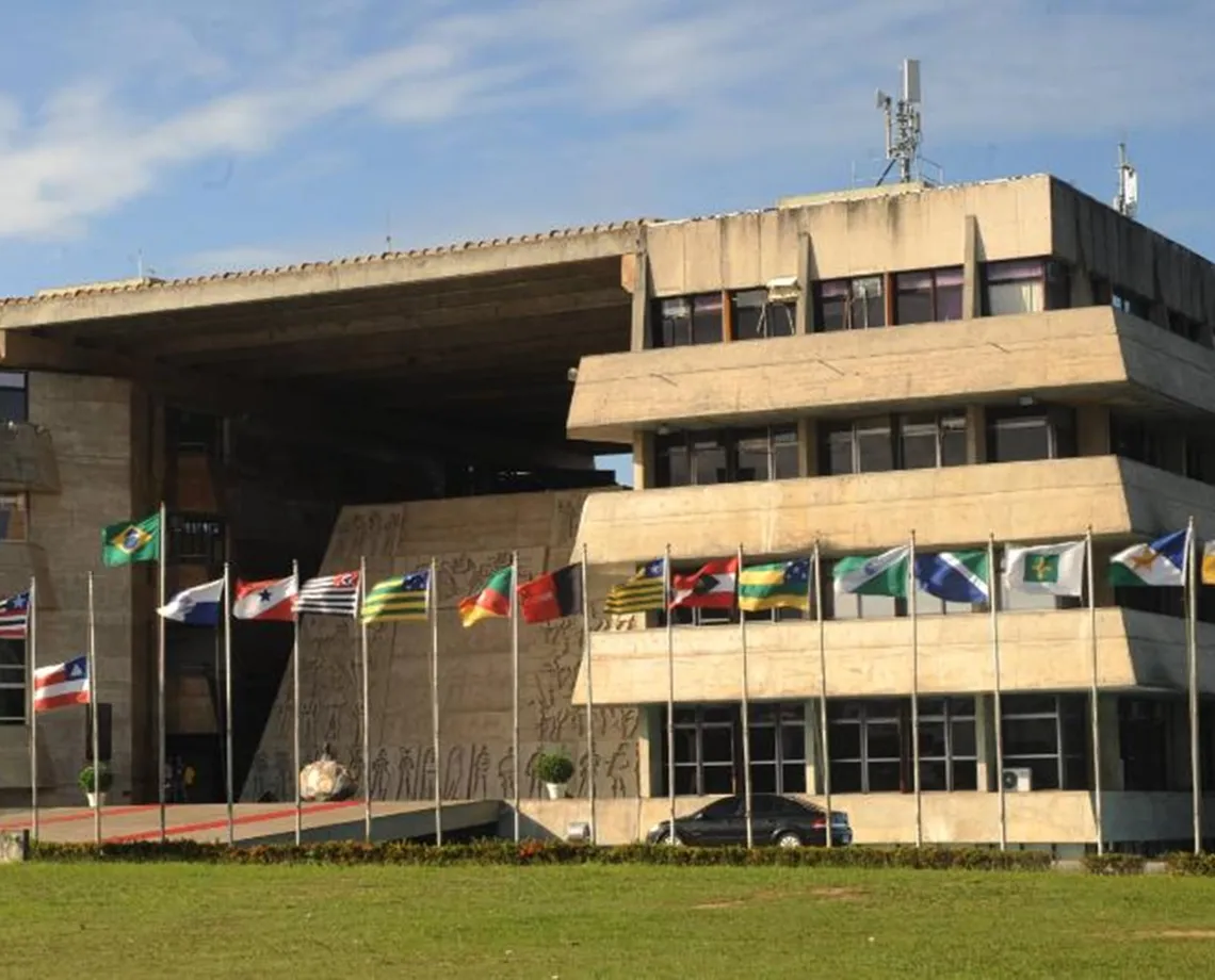 Servidores do TCE, TCM e AL-BA terão aumento salarial de 4% retroativo a fevereiro