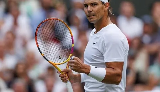 Com lesão constatada, Rafael Nadal abandona Wimbledon e não joga a final da competição