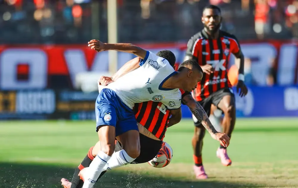 Com fissura óssea, peça importante do Vitória vira desfalque para o BAxVI de domingo