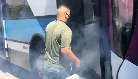Covid-19: Ônibus que vai do metrô ao aeroporto passam a ser higienizados por névoa seca