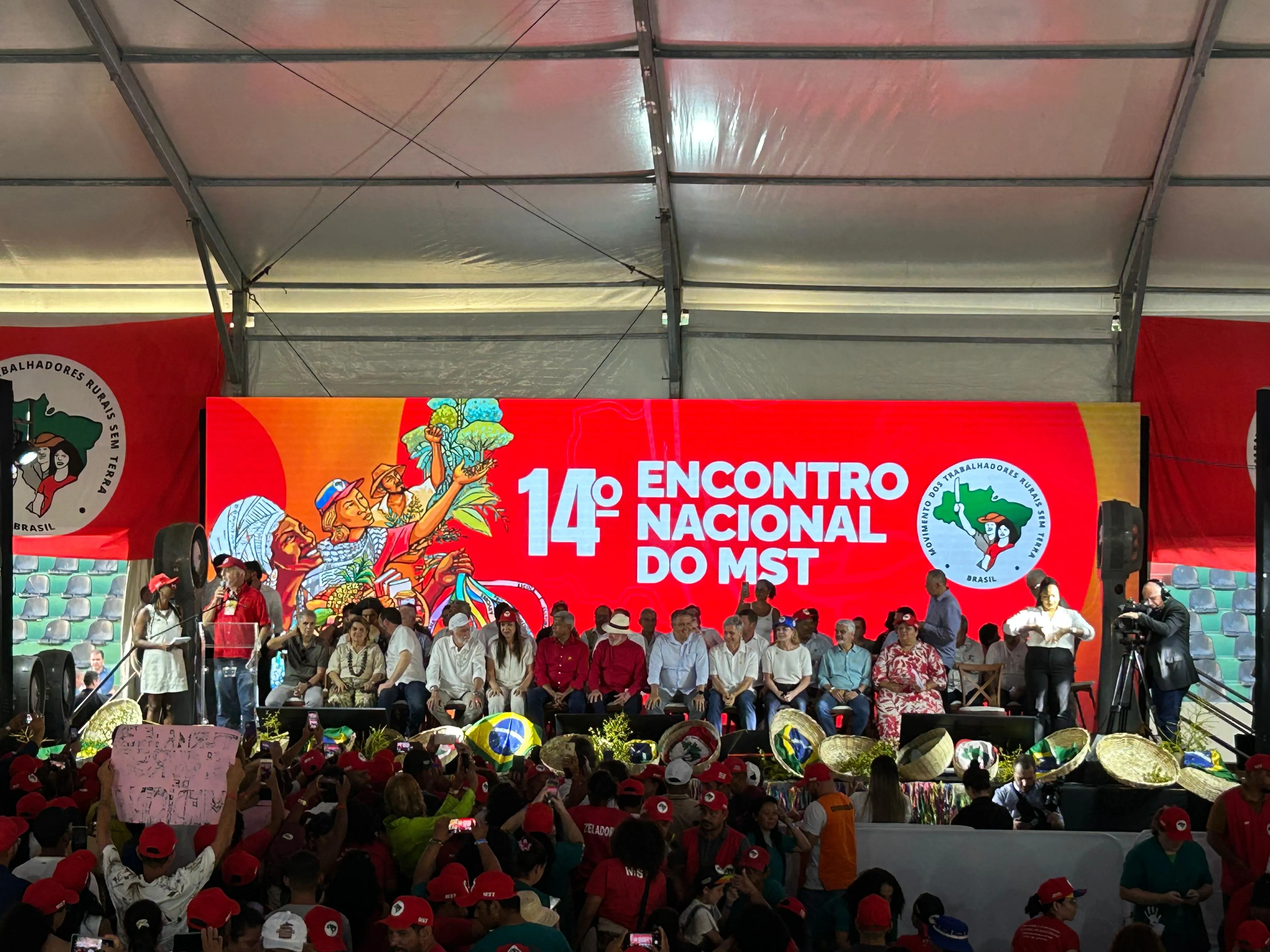 Ministro de Lula celebra em Salvador acordo histórico da reforma agrária