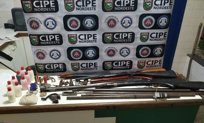 Polícia Militar desmonta duas oficinas de armas em Tucano; idoso é preso em flagrante