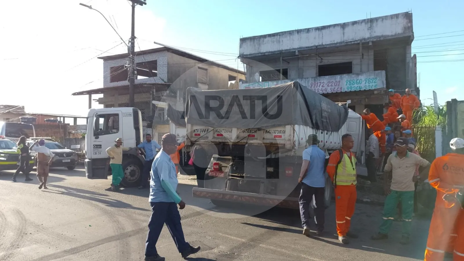 Caminhão desgovernado atinge casa e deixa ferido em Salvador