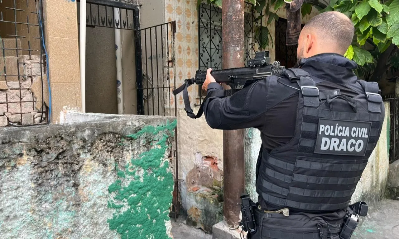 Operação contra lavagem de dinheiro prende 16 suspeitos ligados ao tráfico