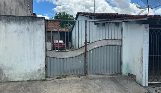 Homem é suspeito de estuprar a sobrinha da companheira em Feira de Santana; tia filmava abusos
