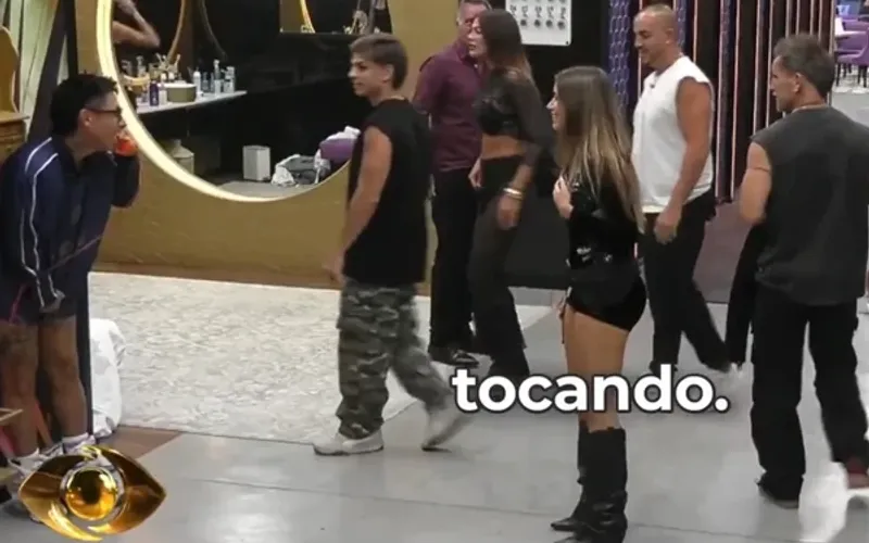 Situa&ccedil;&otilde;es inusitadas como essa s&atilde;o comuns em realities ao vivo, onde tudo pode acontecer/Foto: Gran Hermano