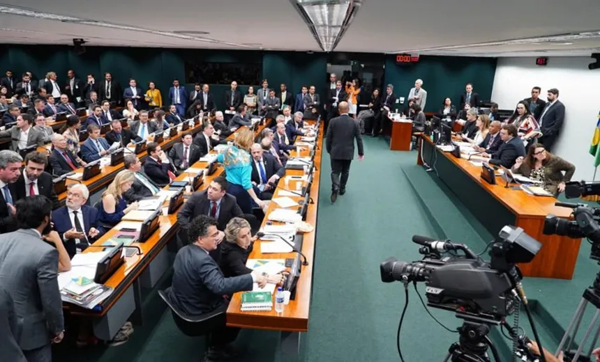 CCJ marca votação da reforma da Previdência para manhã desta quarta