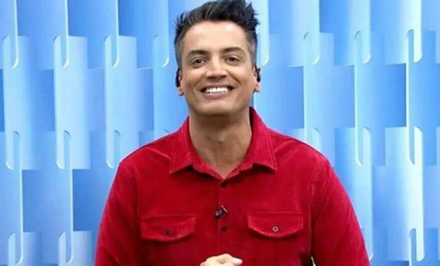 Em rede social, Léo Dias fala do tamanho da mansão de Lívia Andrade; “me perdi 4 vezes”