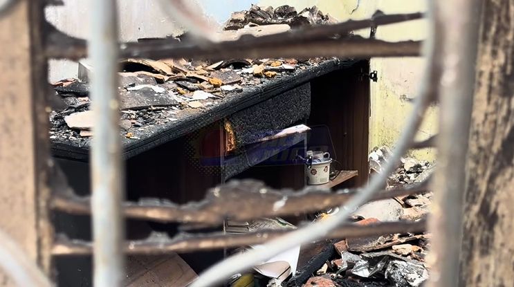 Destruída por incêndio, casa no Barbalho pertence à mãe da irmã de Lázaro Ramos | Crédito: reprodução/Alô Juca
