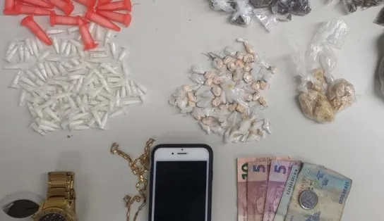 Polícia Militar apreende drogas na Ribeira, em Salvador