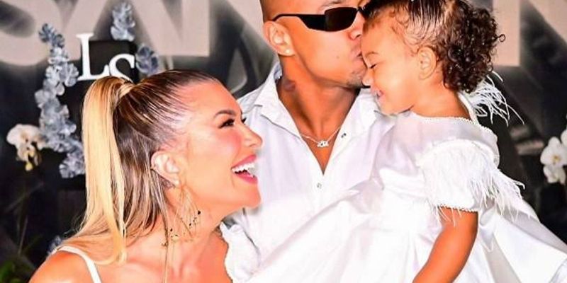 Em entrevista à Quem, Léo afirmou que a paternidade o fez amadurecer 100%, descrevendo-a como “uma bênção na minha vida”/Foto: Divulgação 