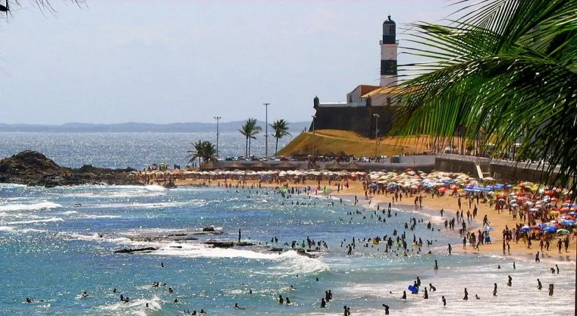FERIADÃO: 16 praias devem ser evitadas em Salvador e RMS por oferecer risco à saúde, segundo o Inema