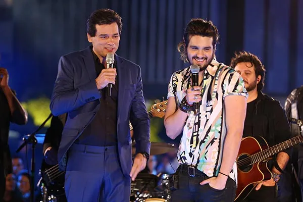 DOMINGO LEGAL: Luan Santana faz show exclusivo em programa