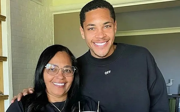 Jogador Vitor Roque chama mãe de 'v*gabunda' em áudio