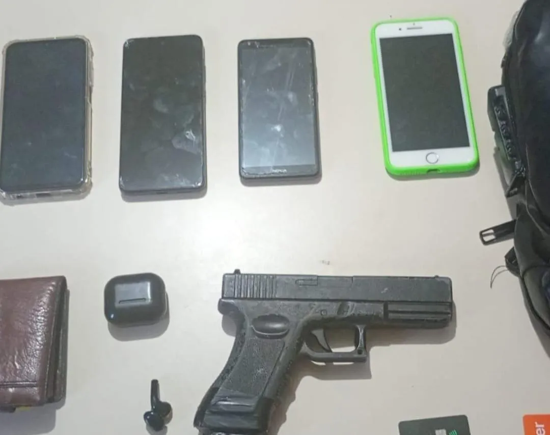 PM prende dupla e recupera celulares assaltados em ônibus na Vila Laura
