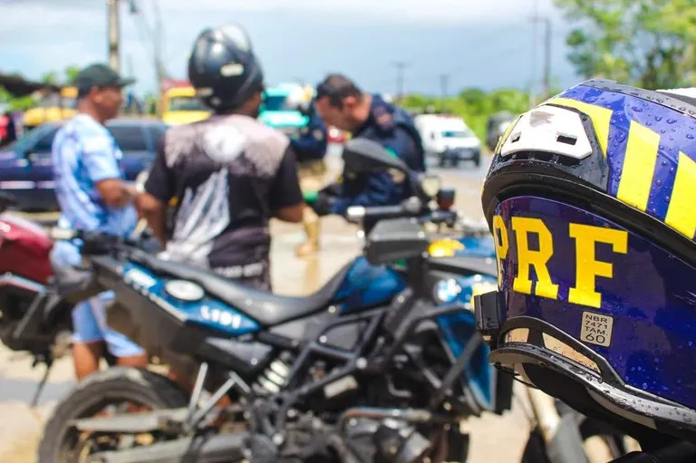 Líder de facção criminosa da Bahia é preso após fazer família refém em Recife 