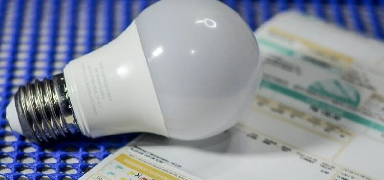 Conta de luz segue sem taxa extra em abril, anuncia Aneel